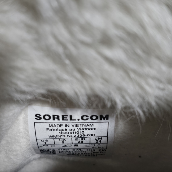 Sorel Winter Boots - Picture 3 of 5